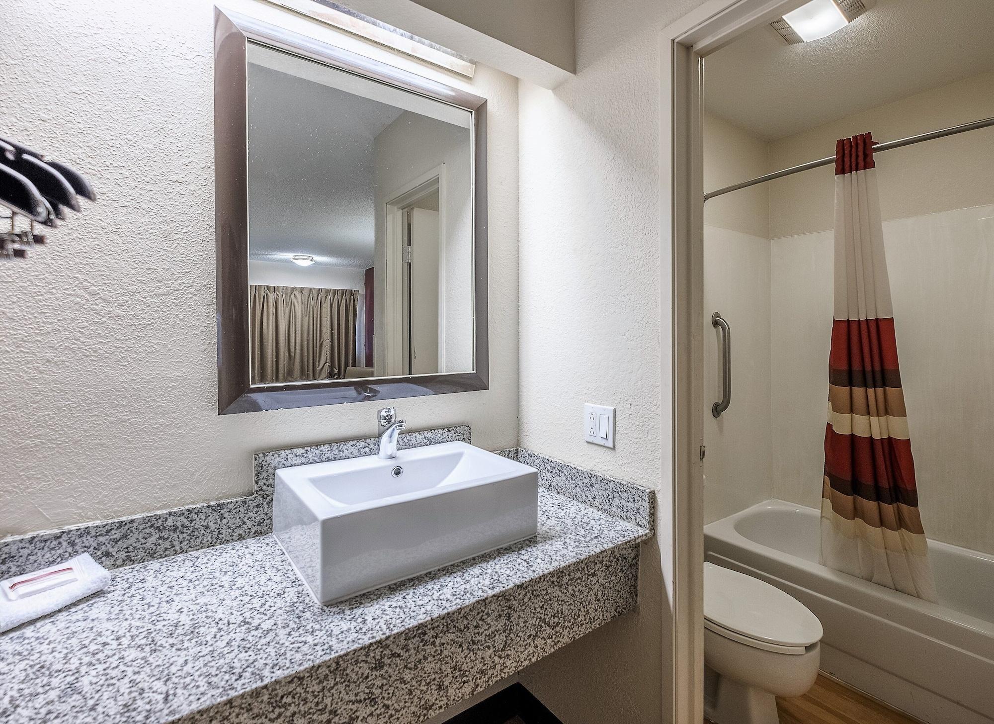 Red Roof Inn Columbus East- Reynoldsburg Brice Экстерьер фото