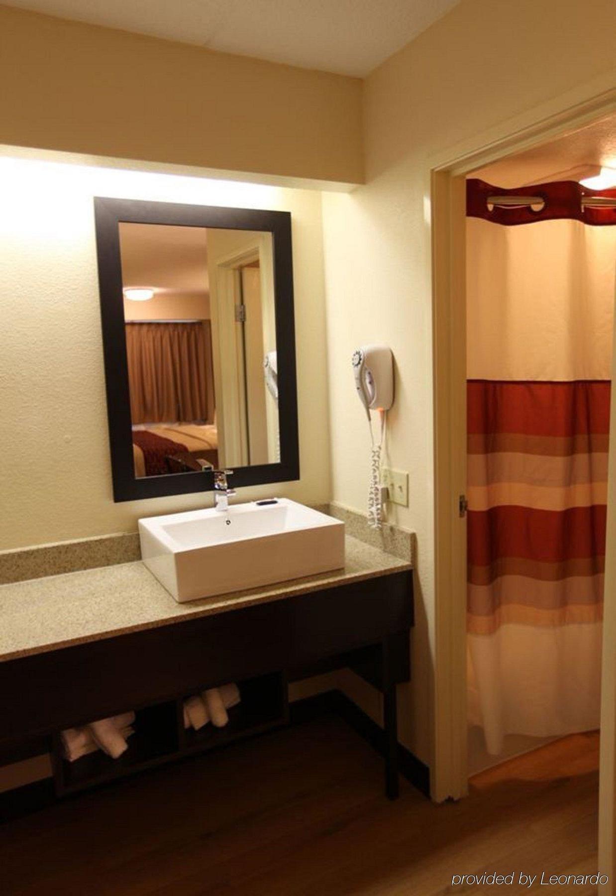 Red Roof Inn Columbus East- Reynoldsburg Brice Экстерьер фото